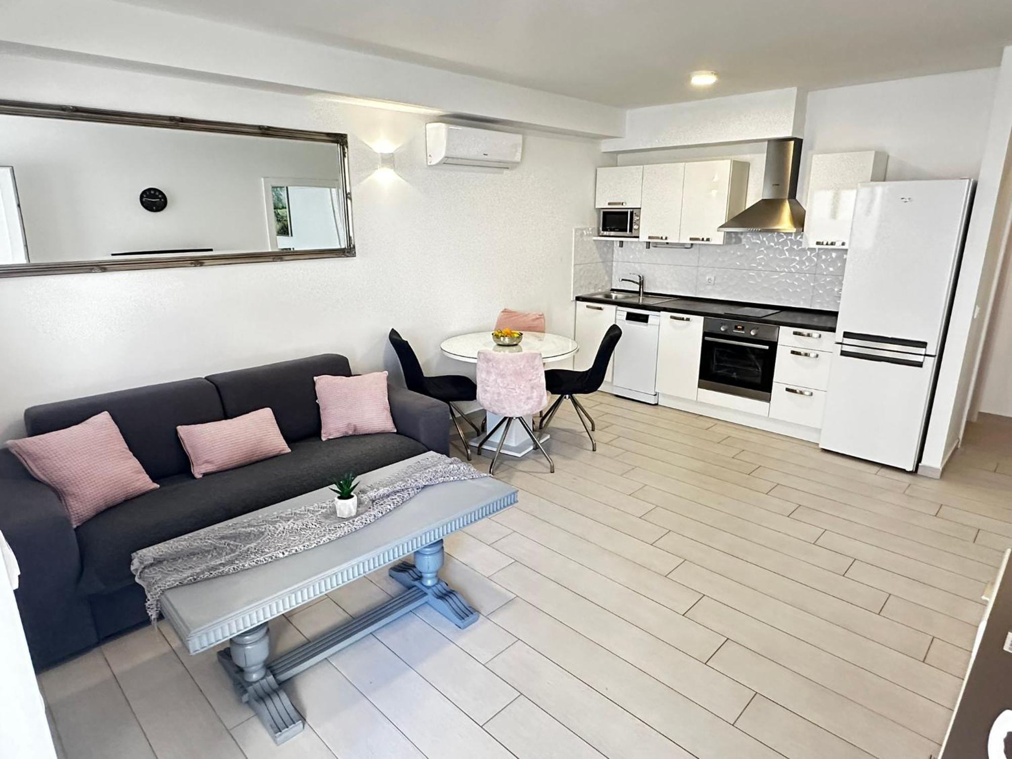 Apartments Danica Promajna Eksteriør bilde