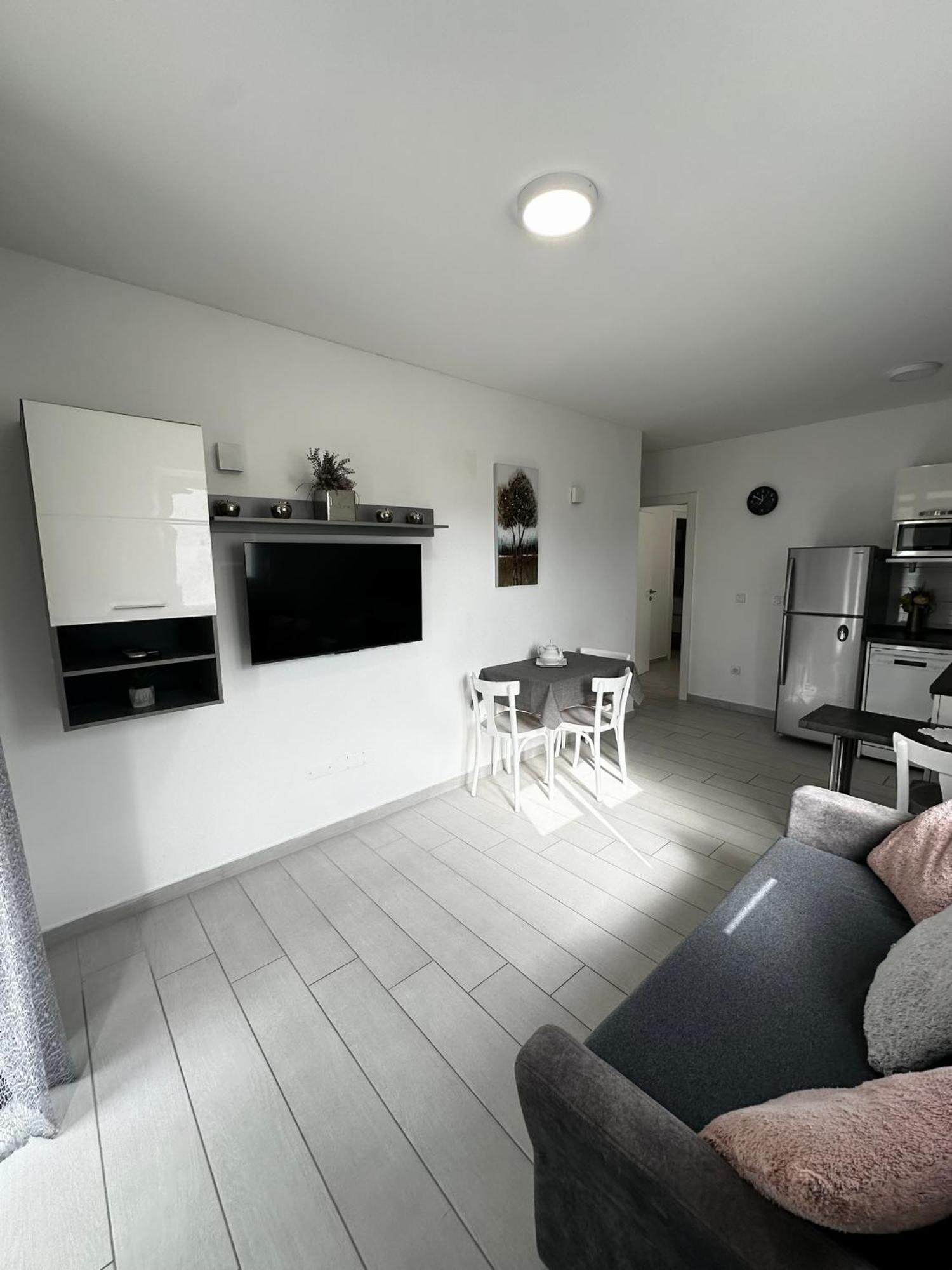 Apartments Danica Promajna Eksteriør bilde